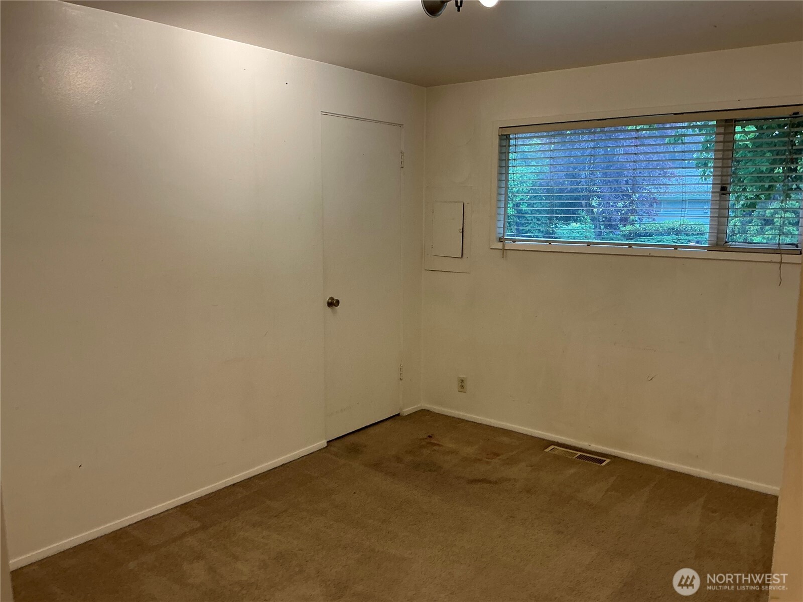 8007 215th Street Property Photo 7