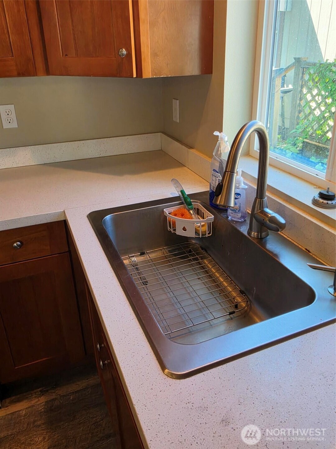 3704 W F Street Property Photo 9