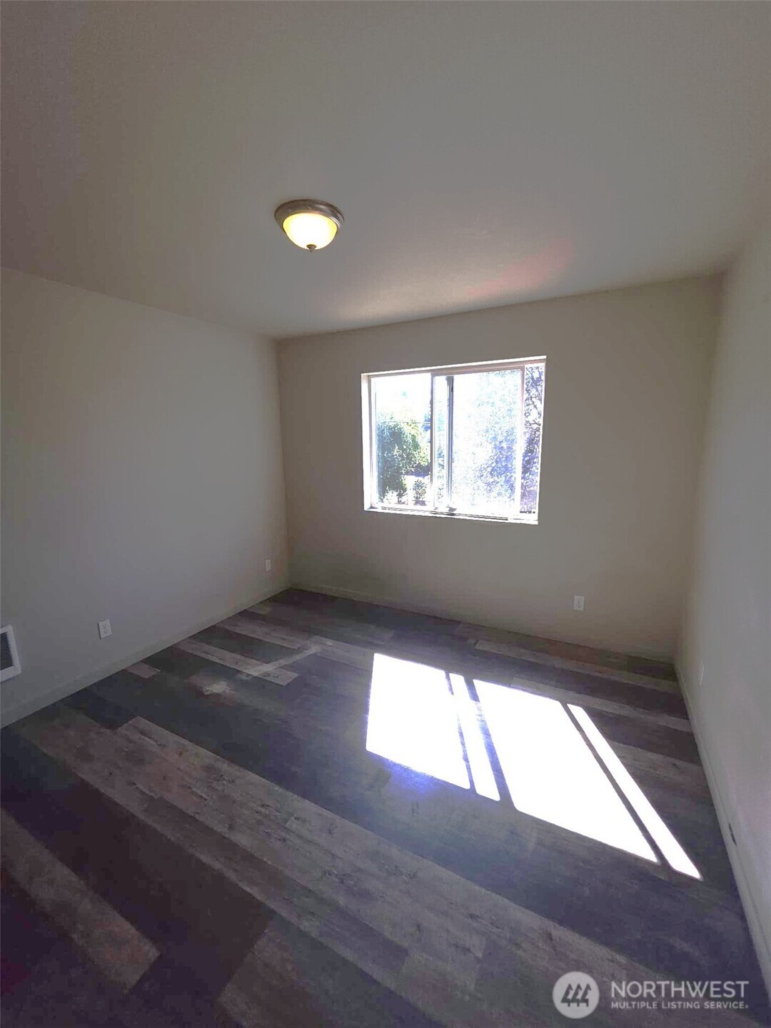 3704 W F Street Property Photo 26