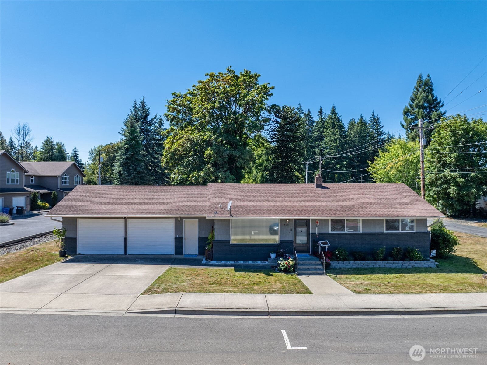719 2nd Ave NE