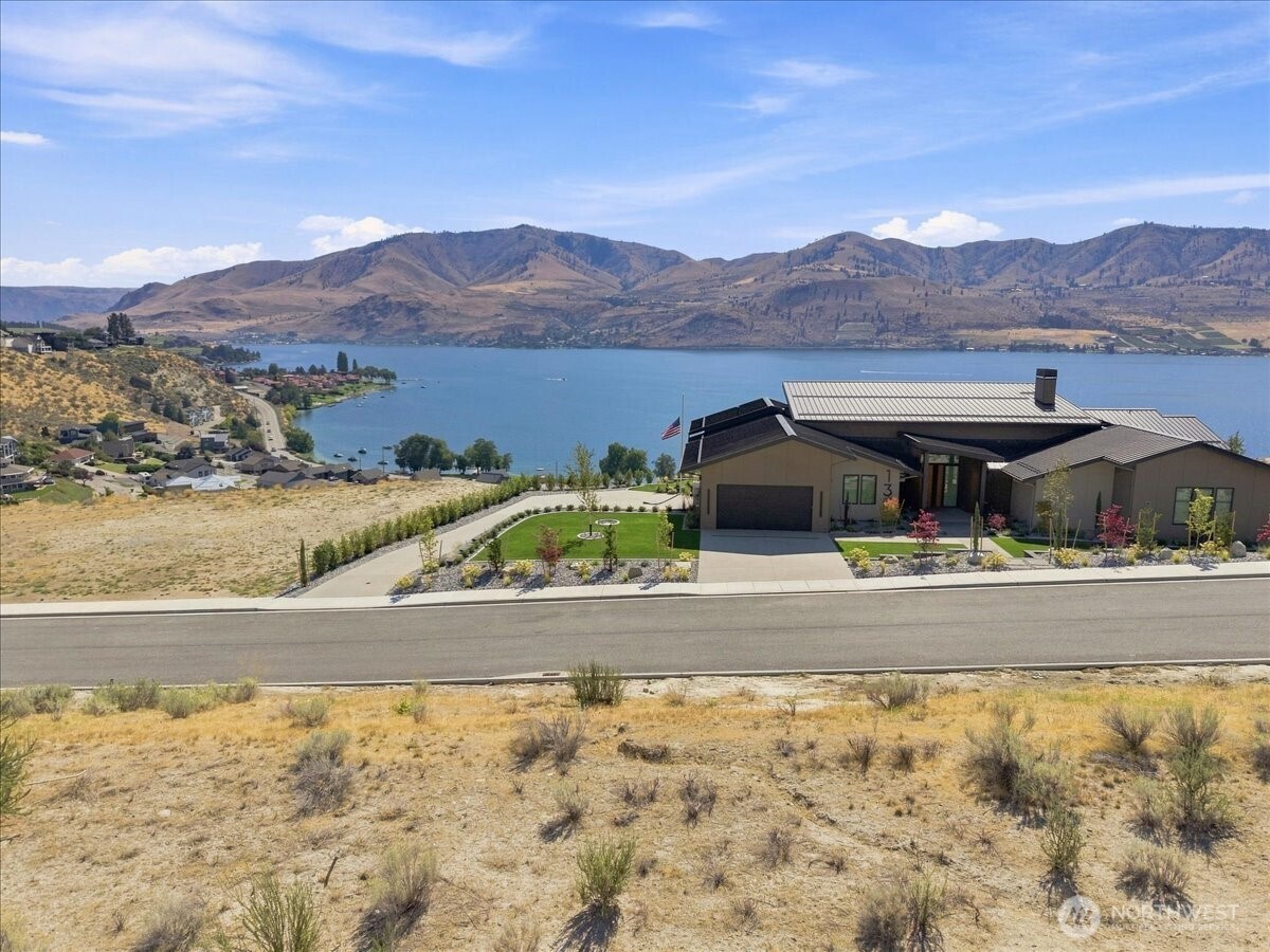 127 Crystal Crest Drive Property Photo 8