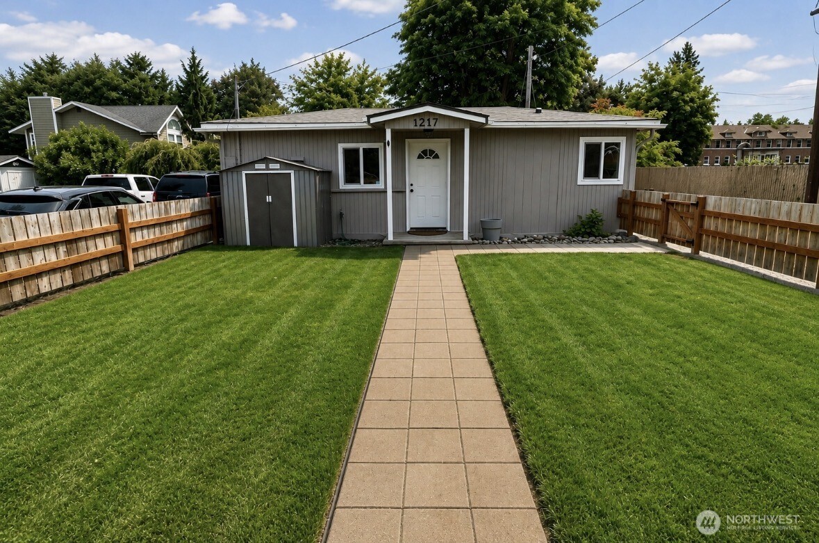 1217 Orting Kapowsin Highway Property Photo 2