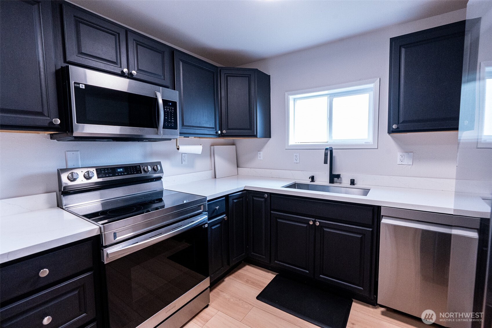 1217 Orting Kapowsin Highway Property Photo 8