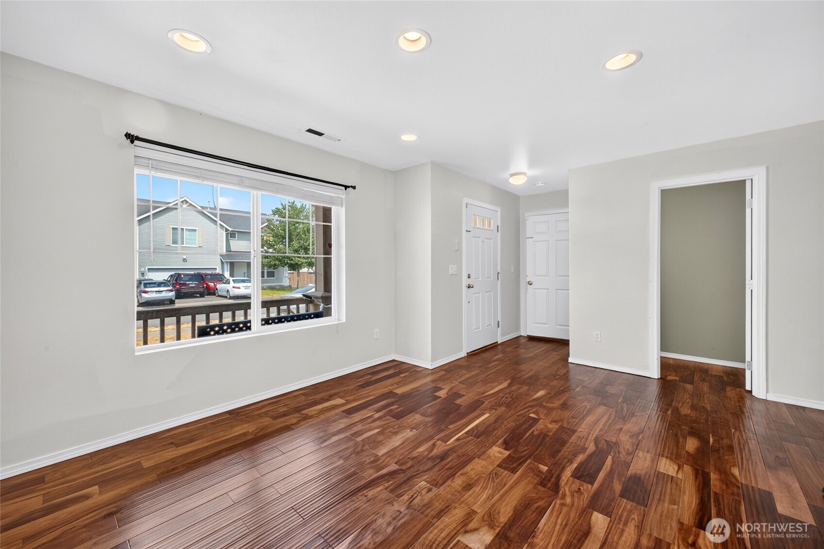 17823 Silver Creek Avenue Property Photo 3