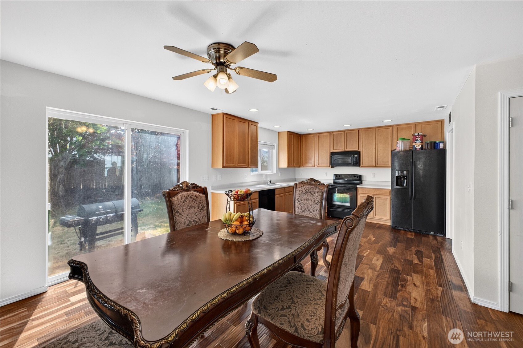17823 Silver Creek Avenue Property Photo 6