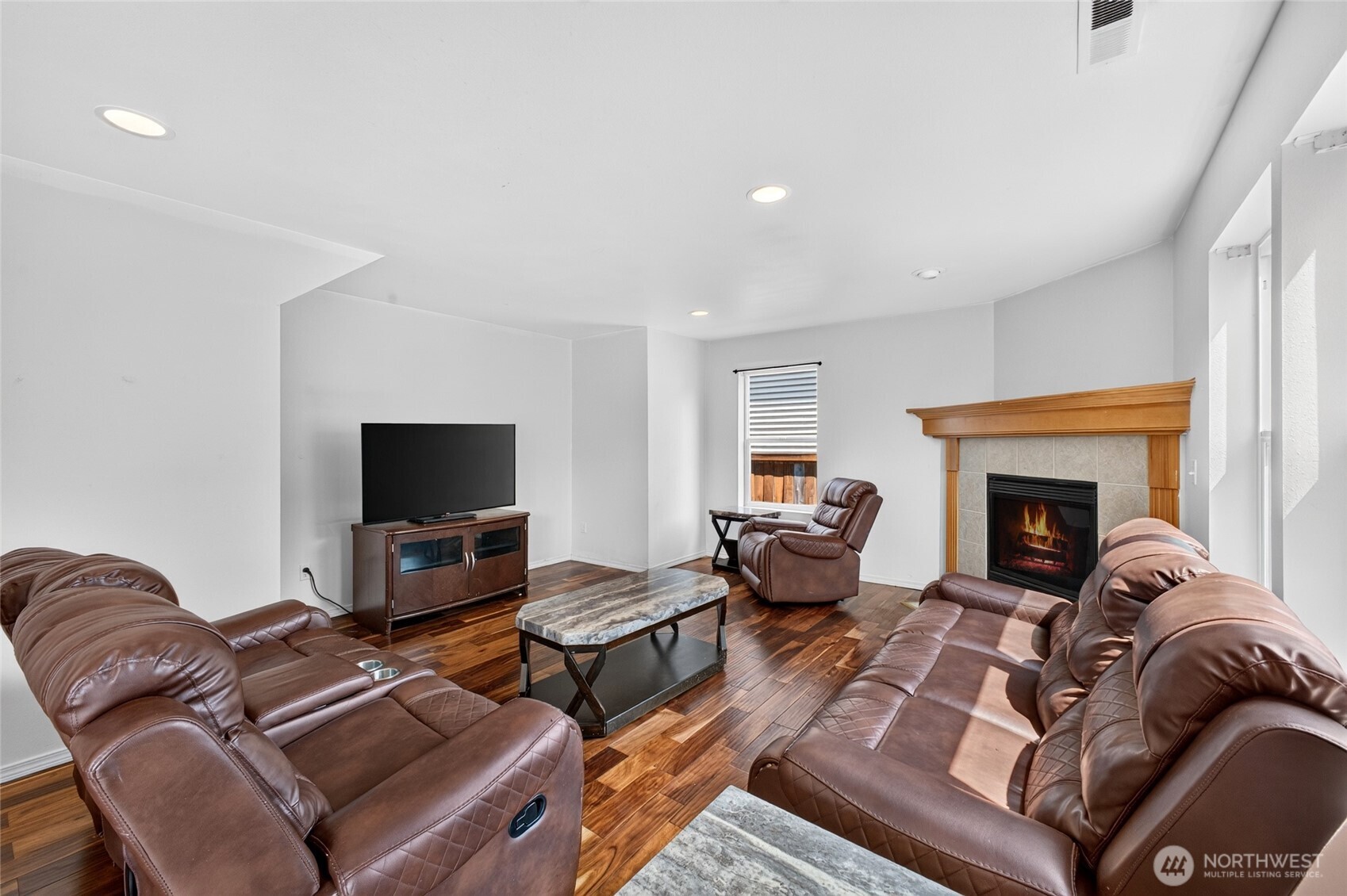 17823 Silver Creek Avenue Property Photo 8
