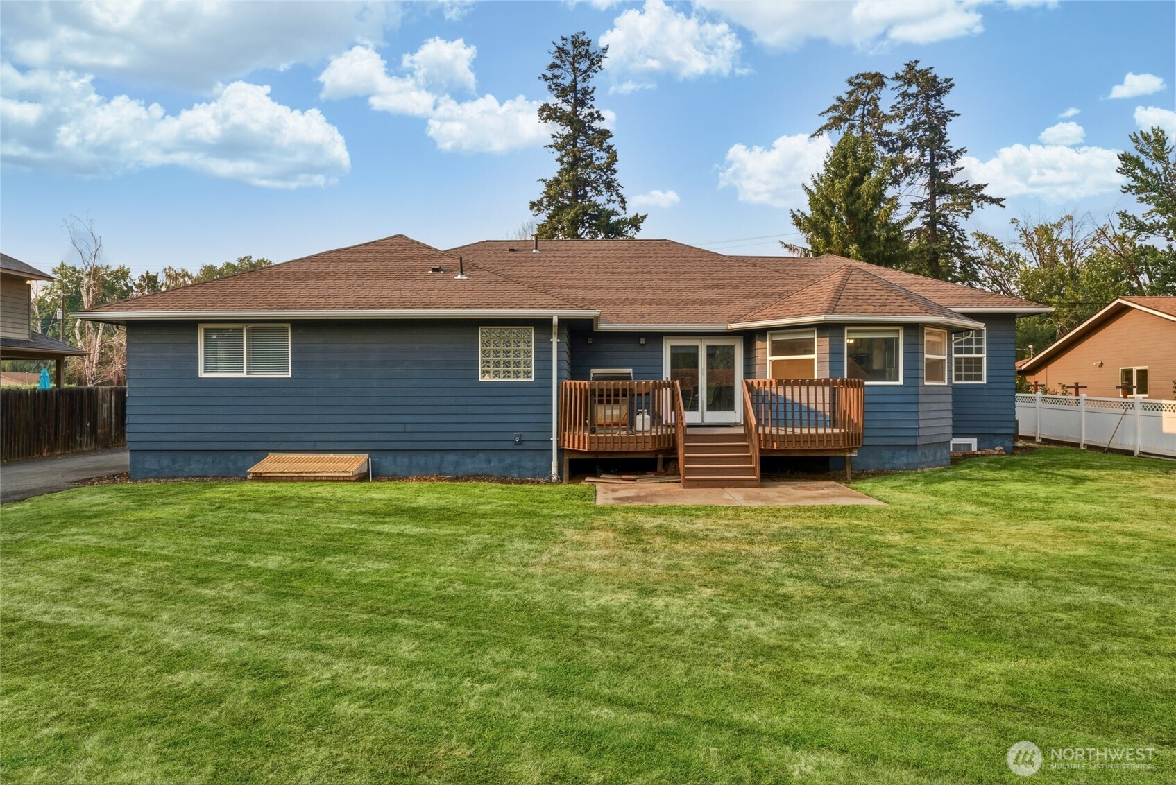 1318 Bryant Avenue Property Photo 34