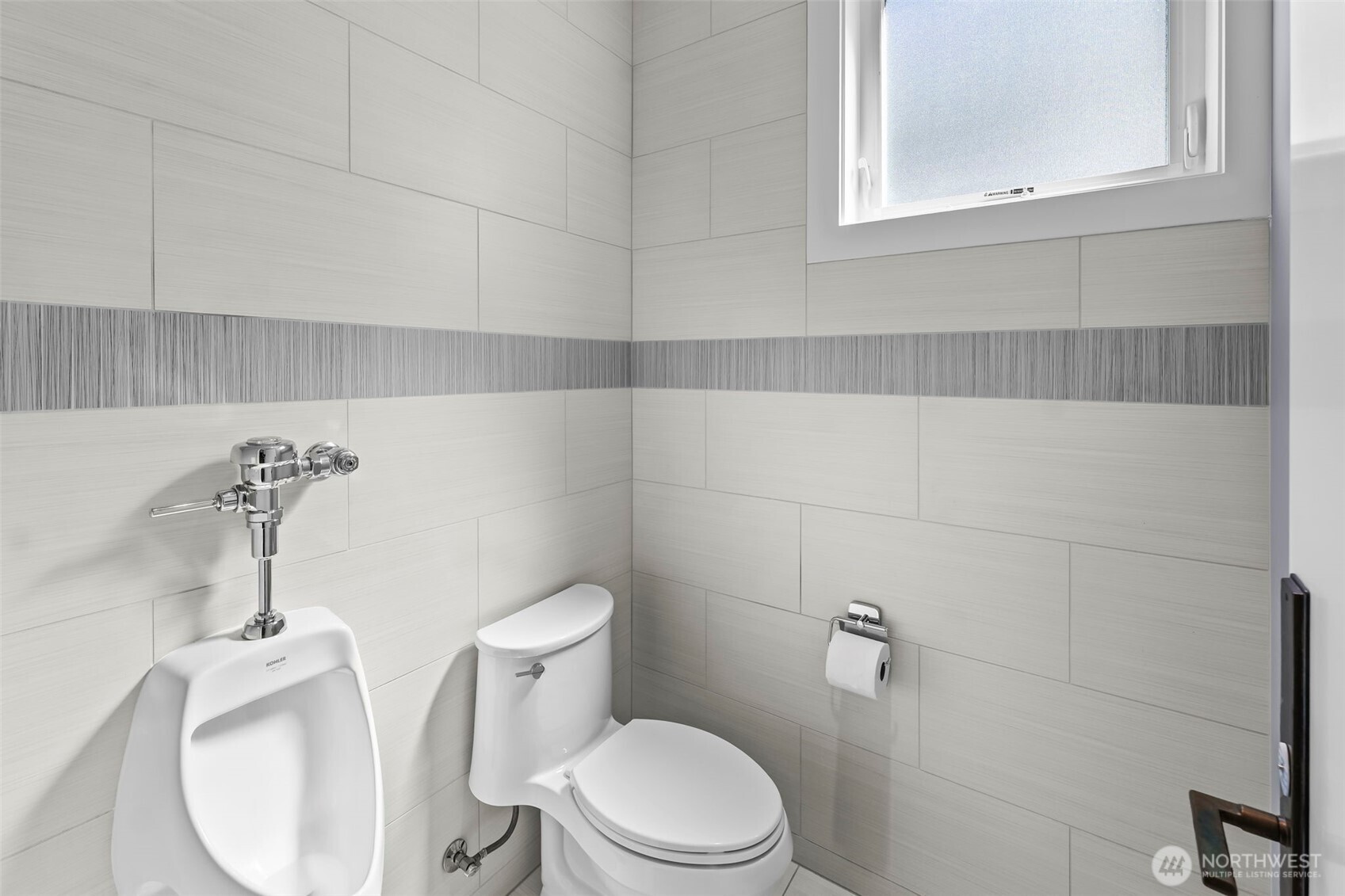 7305 Soundview Drive 601 Property Photo 25
