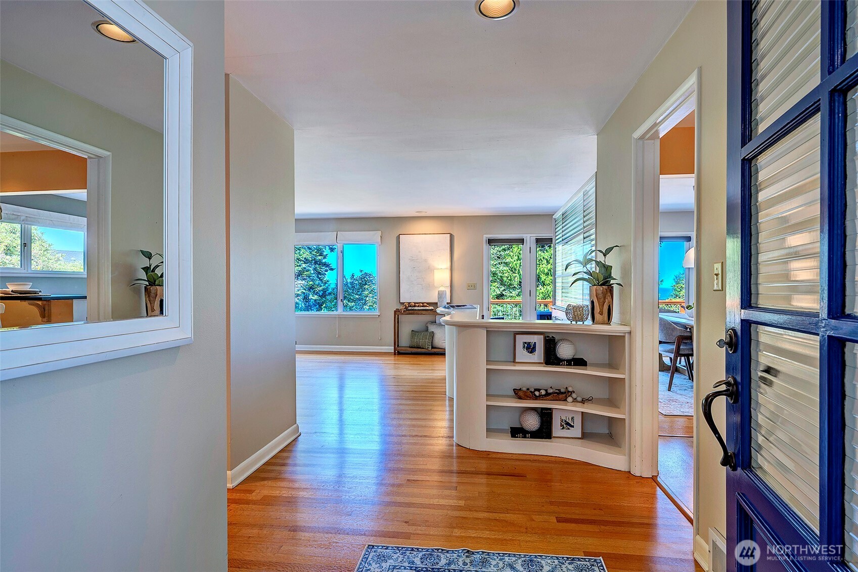 18516 Soundview Place Property Photo 5