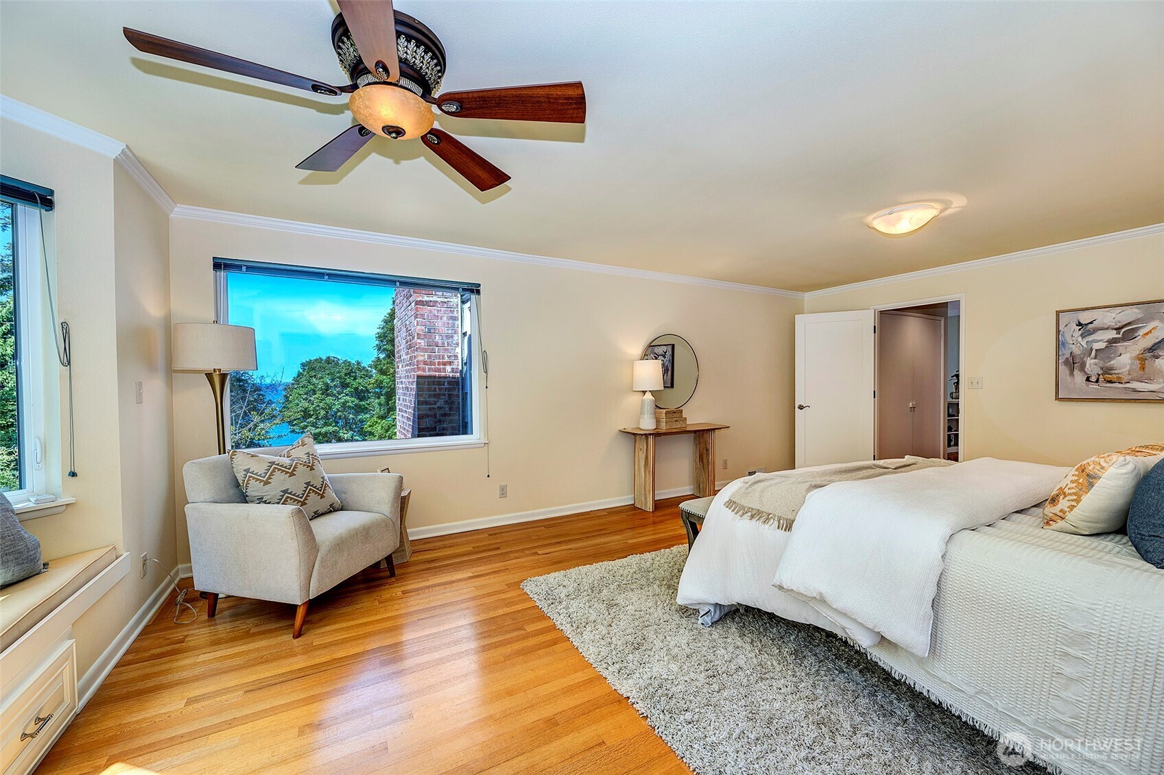18516 Soundview Place Property Photo 18