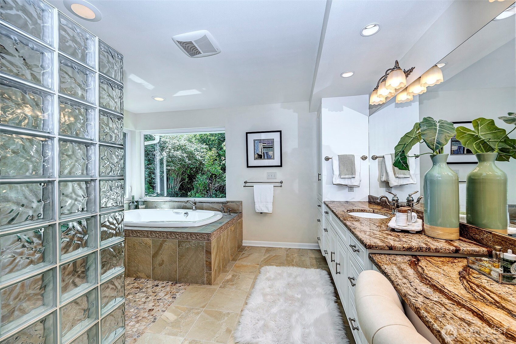 18516 Soundview Place Property Photo 19