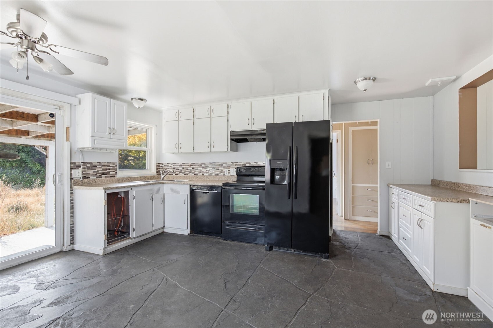 232 Bridgeway Property Photo 11