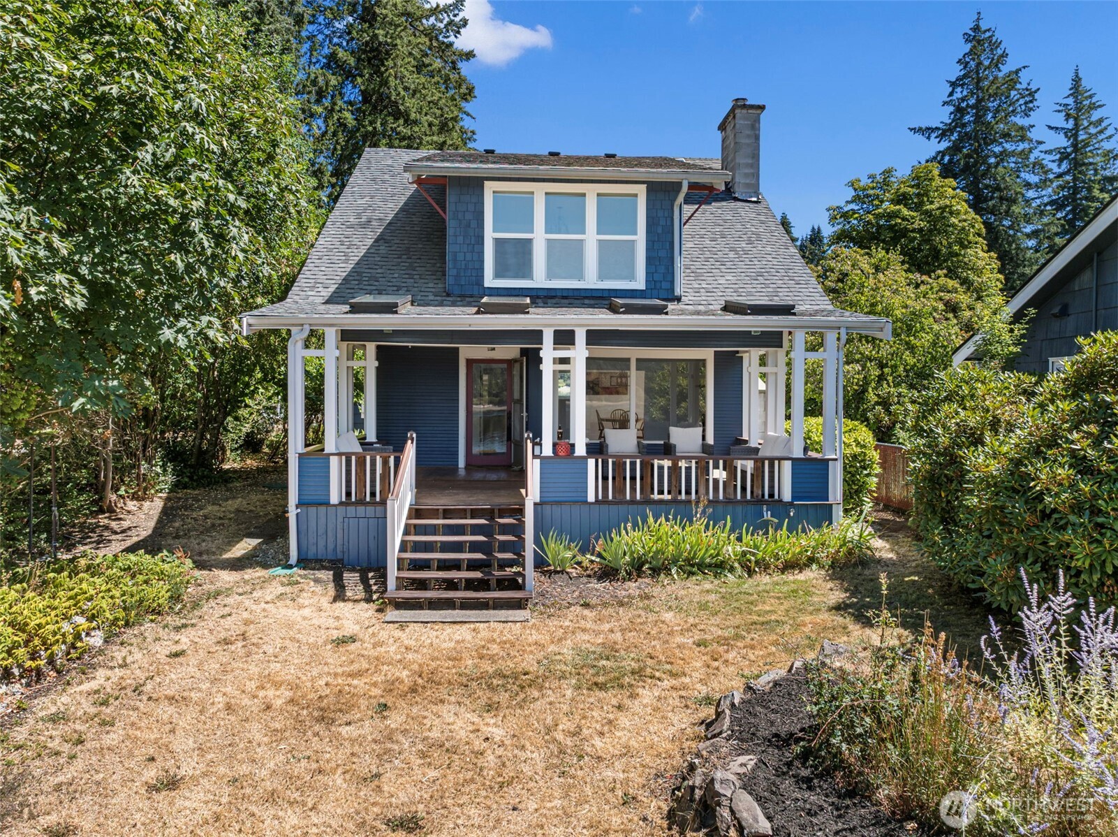2611 Marine Drive Property Photo 1