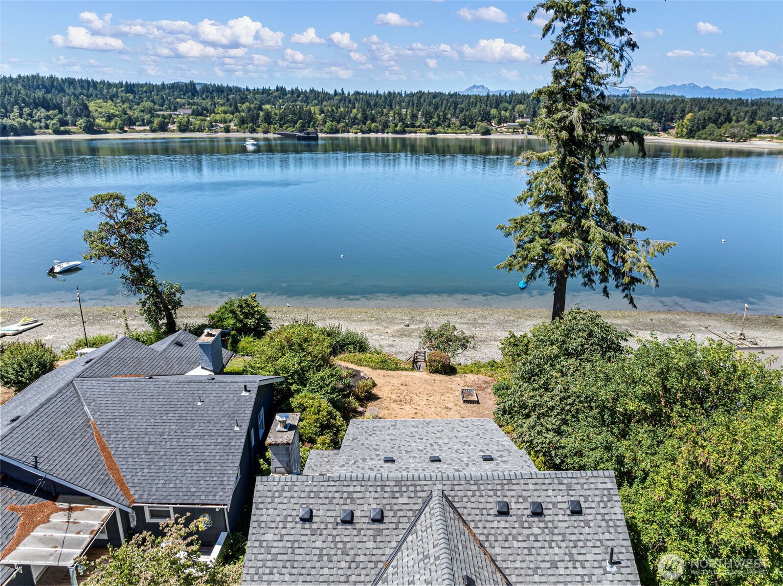 2611 Marine Drive Property Photo 3