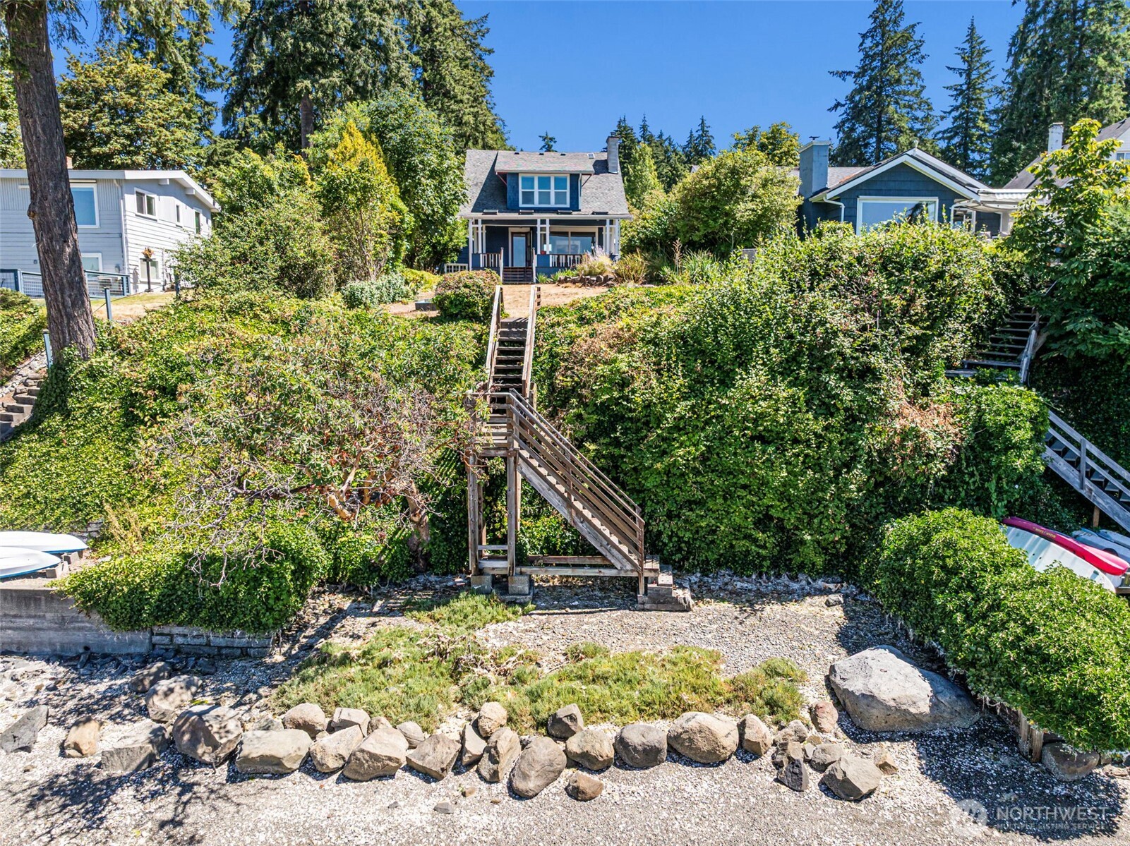 2611 Marine Drive Property Photo 7