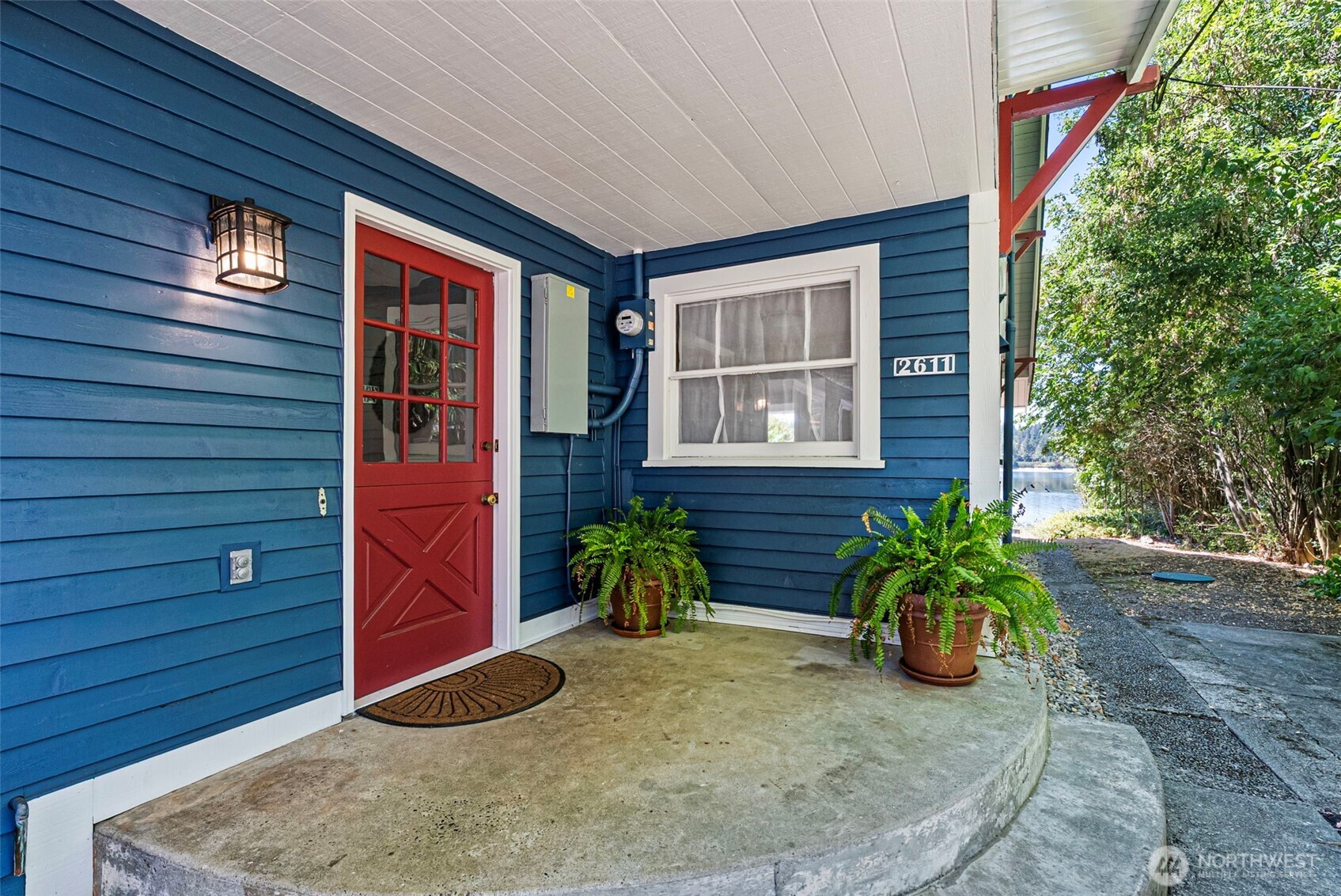 2611 Marine Drive Property Photo 15