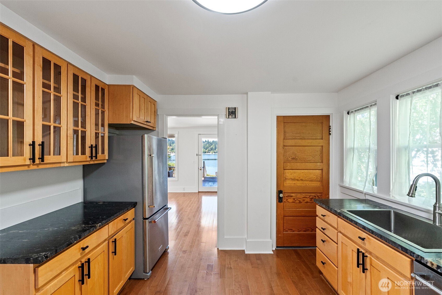 2611 Marine Drive Property Photo 21