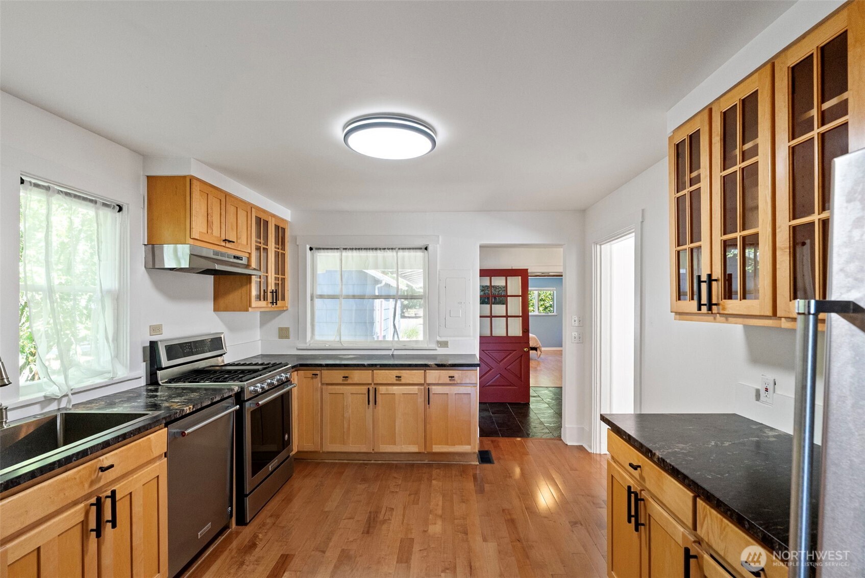 2611 Marine Drive Property Photo 22