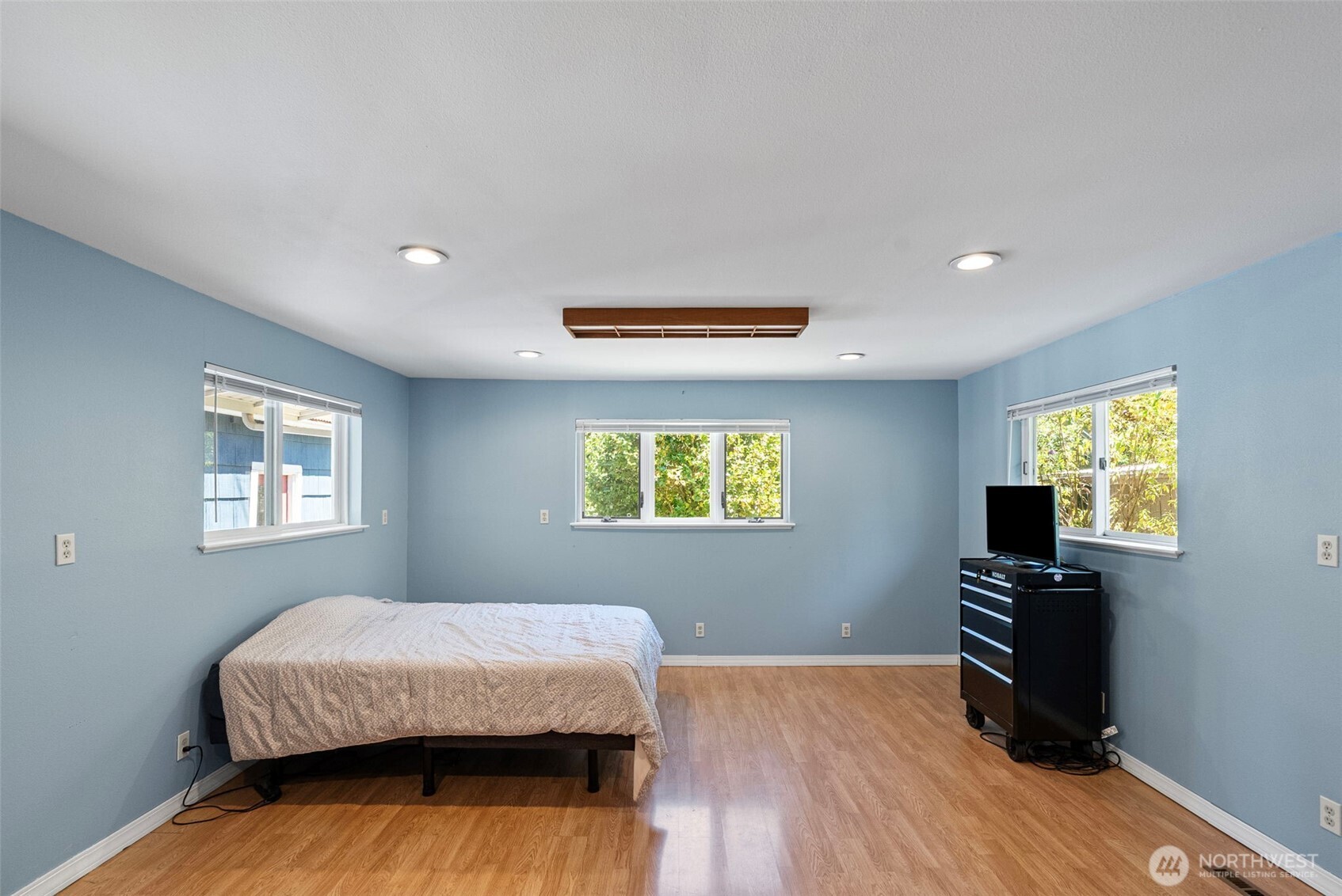 2611 Marine Drive Property Photo 26