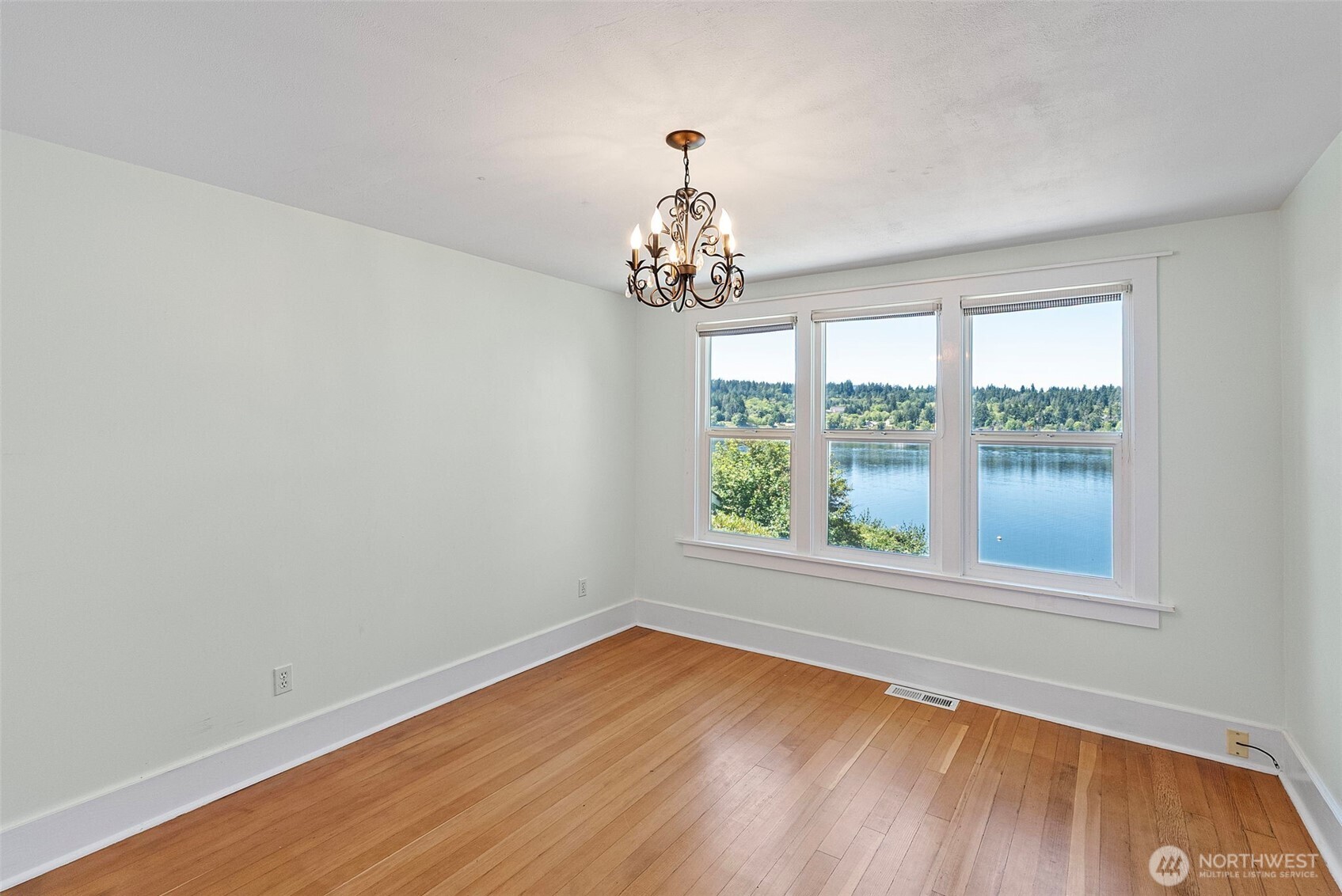 2611 Marine Drive Property Photo 29