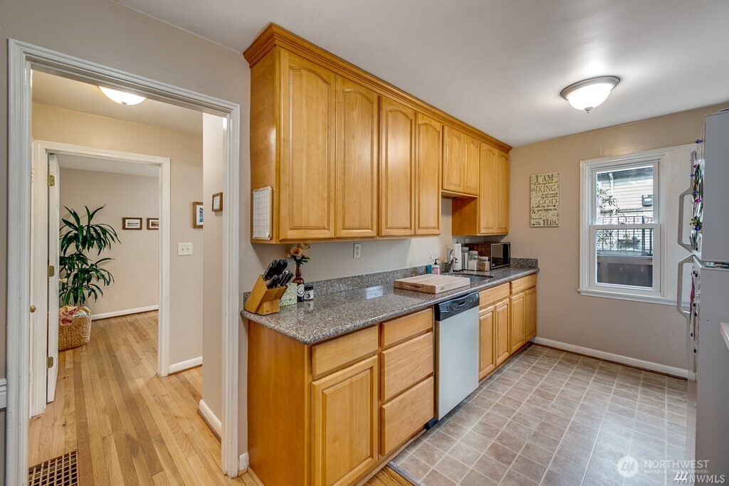 6041 5th Avenue Property Photo 6