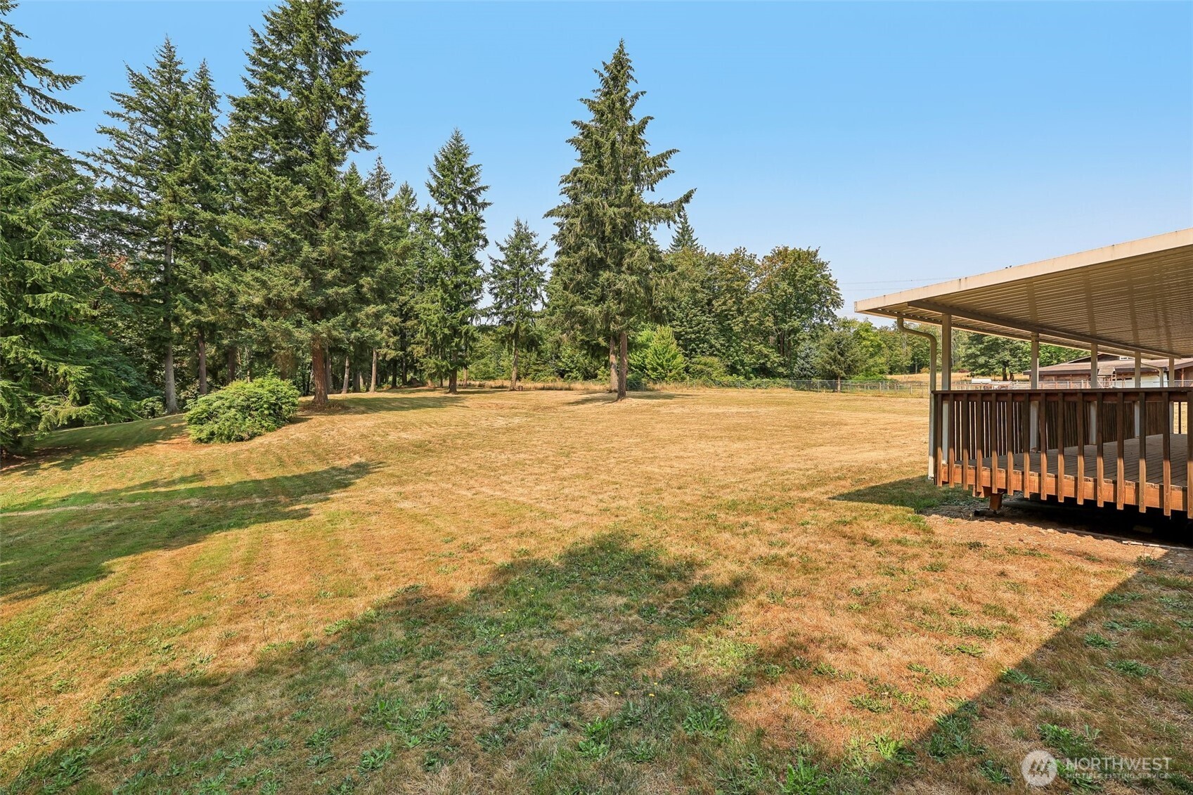 16627 230th Avenue Property Photo 4