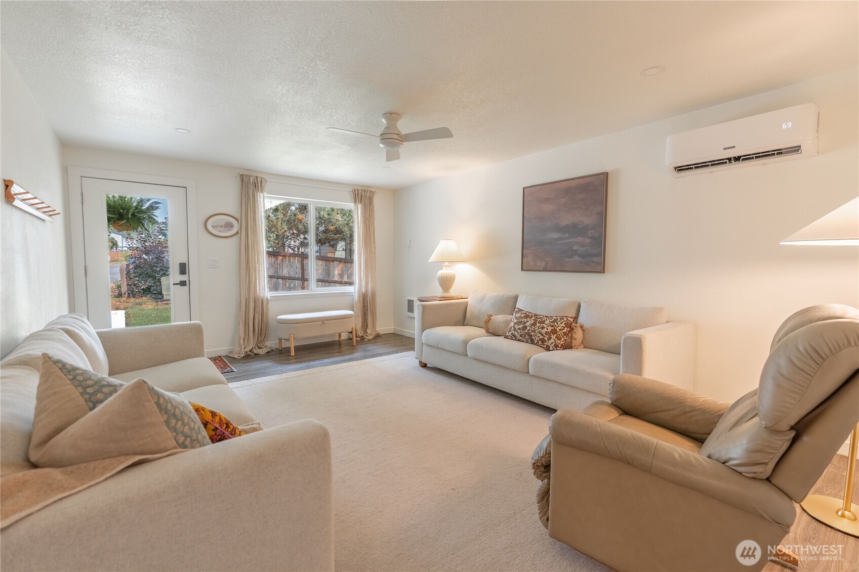 200 Saint Helens Way Property Photo 4