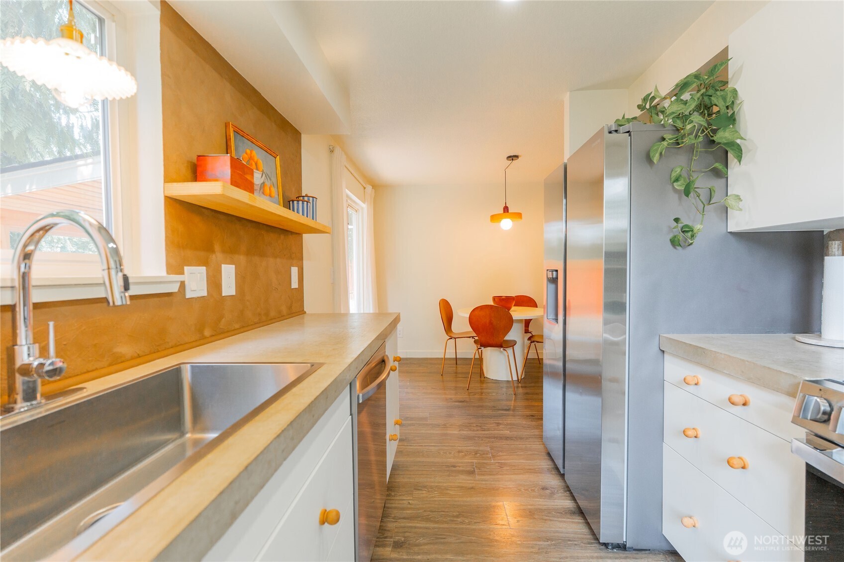 200 Saint Helens Way Property Photo 8