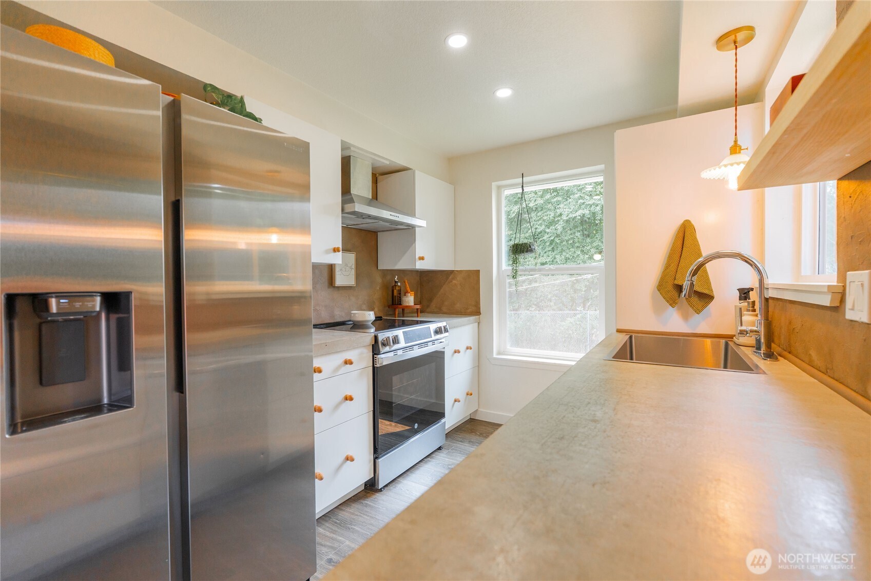 200 Saint Helens Way Property Photo 10