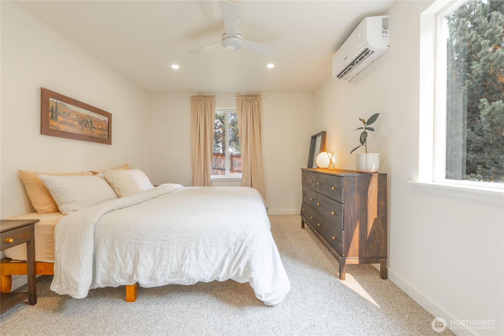 200 Saint Helens Way Property Photo 12