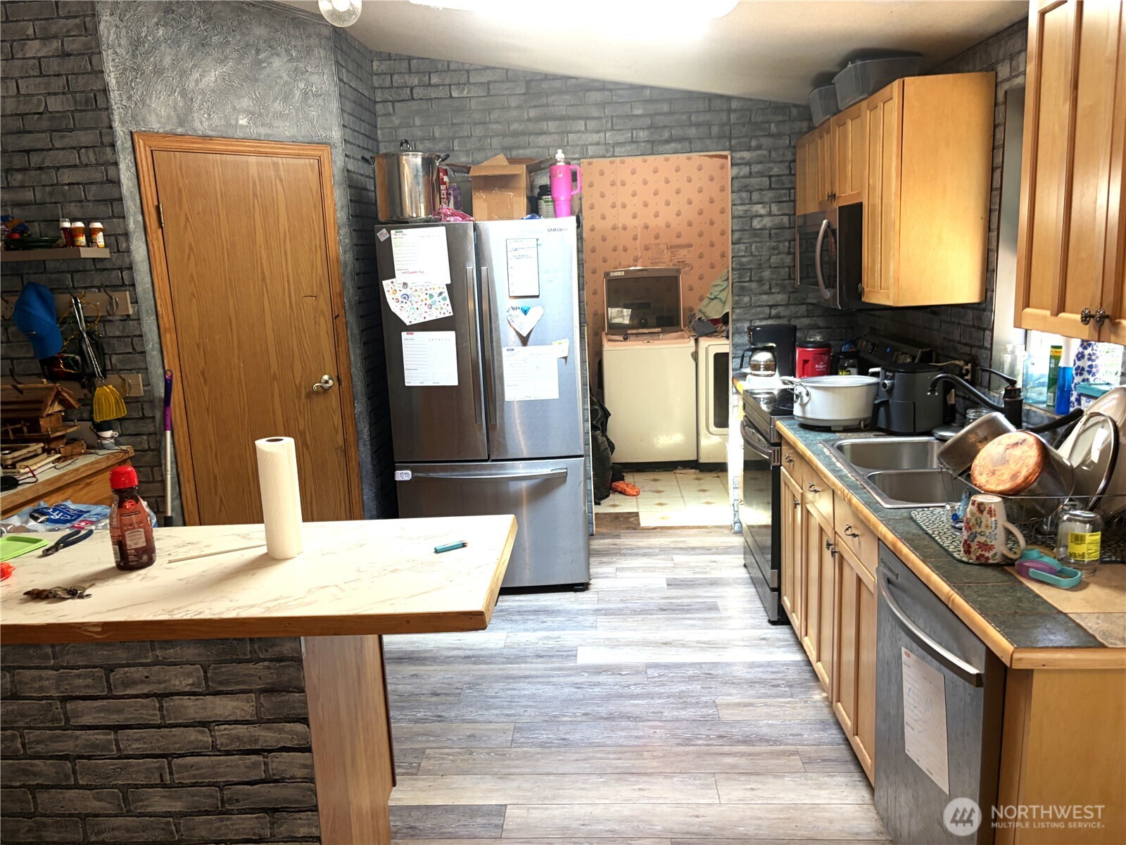 40 E Totten Place Property Photo 9