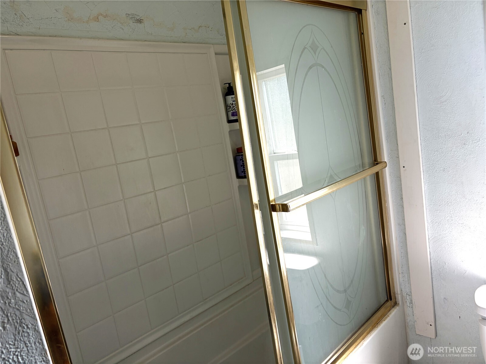 40 E Totten Place Property Photo 12