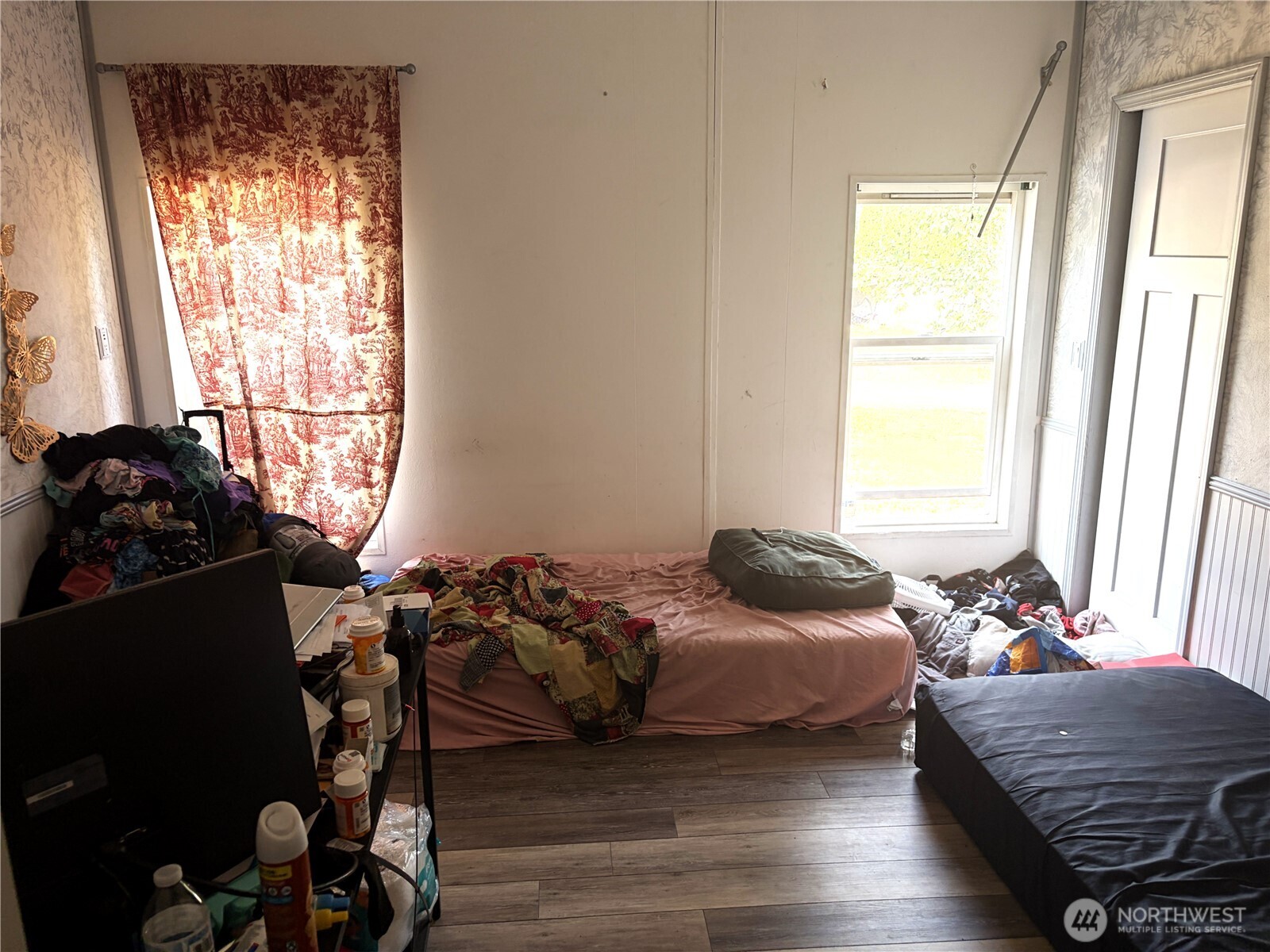 40 E Totten Place Property Photo 13