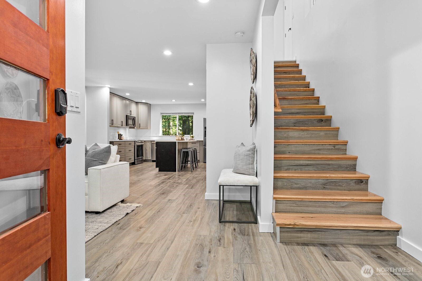 8 White Mountain Lane Property Photo 2
