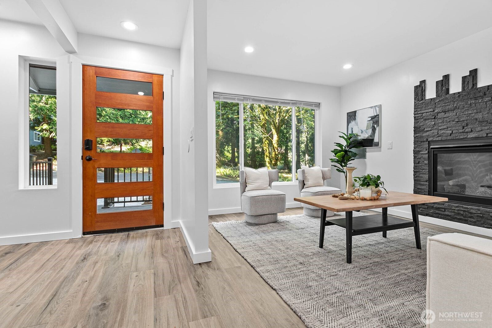 8 White Mountain Lane Property Photo 3