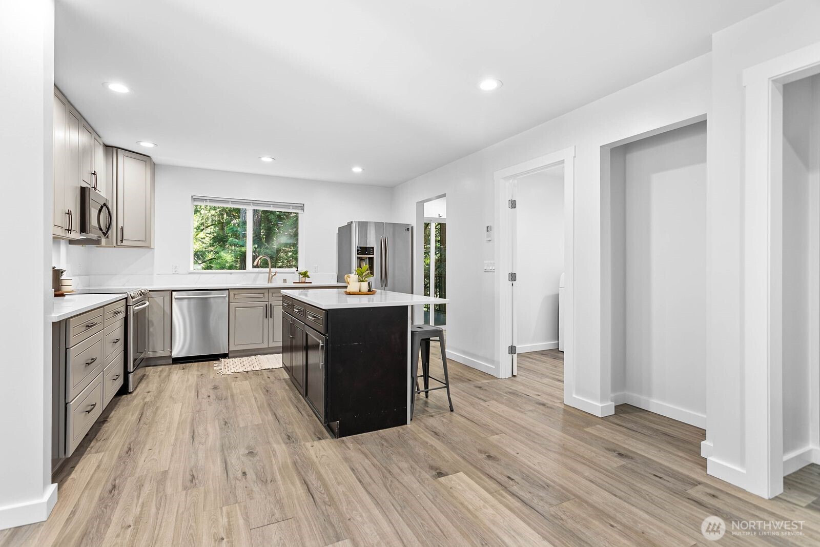 8 White Mountain Lane Property Photo 13