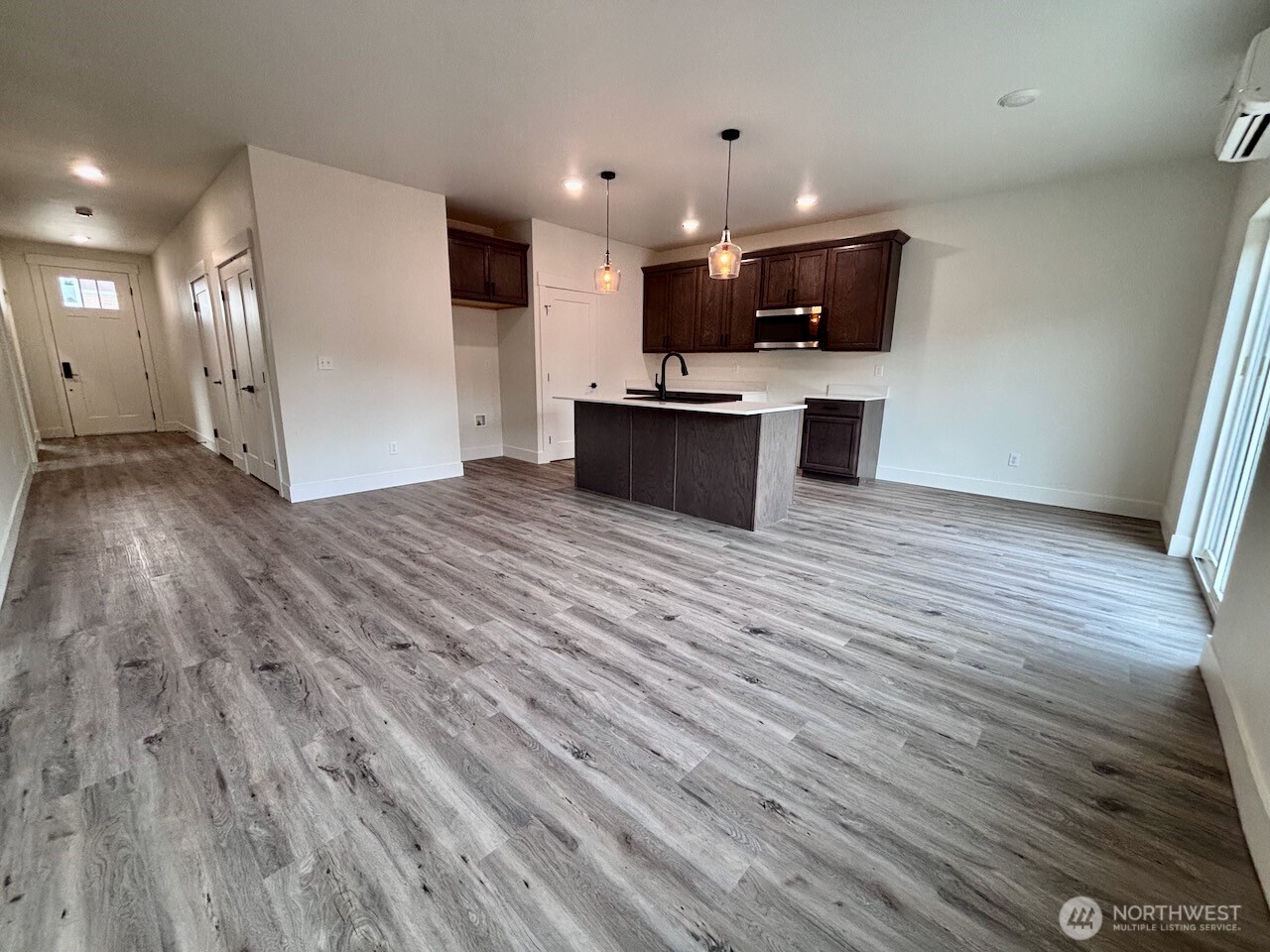 2609 N Emery Street Property Photo 5