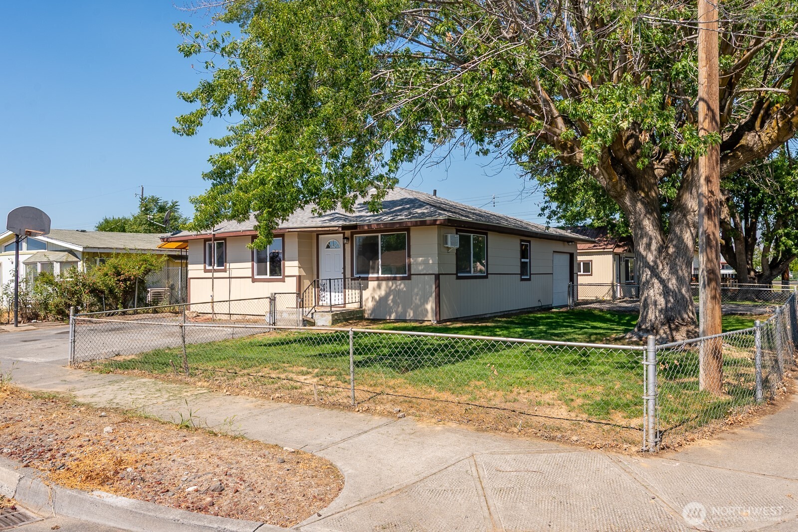 2104 W Spruce Street Property Photo 2