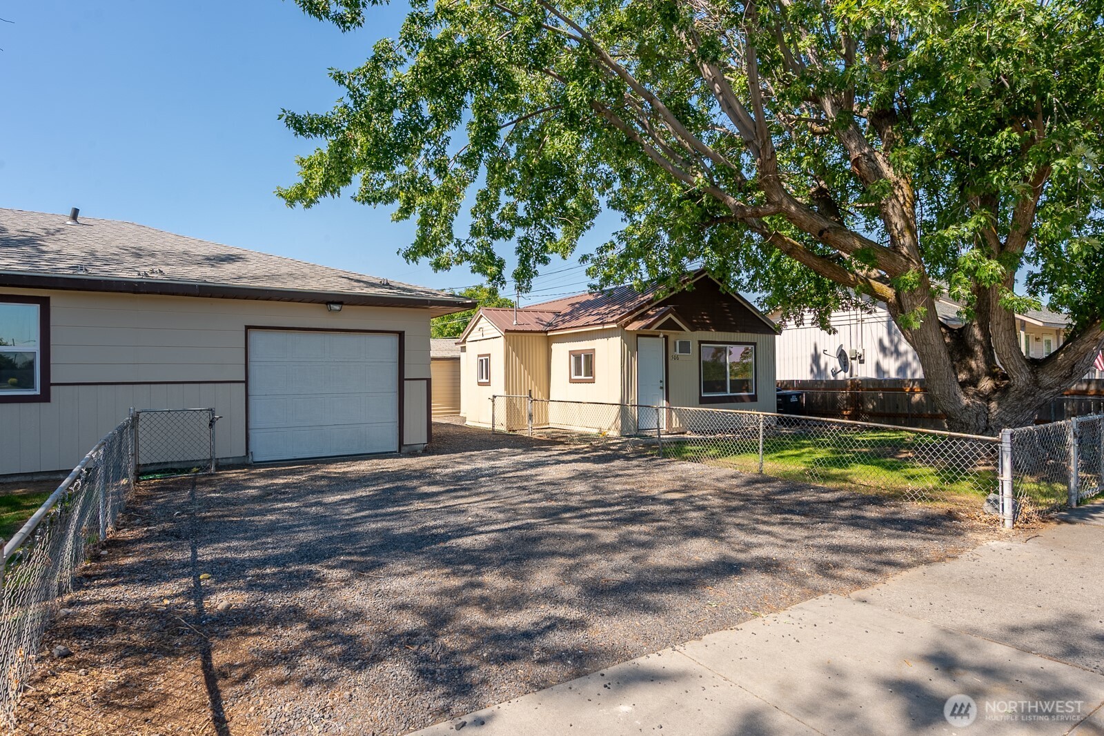 2104 W Spruce Street Property Photo 4