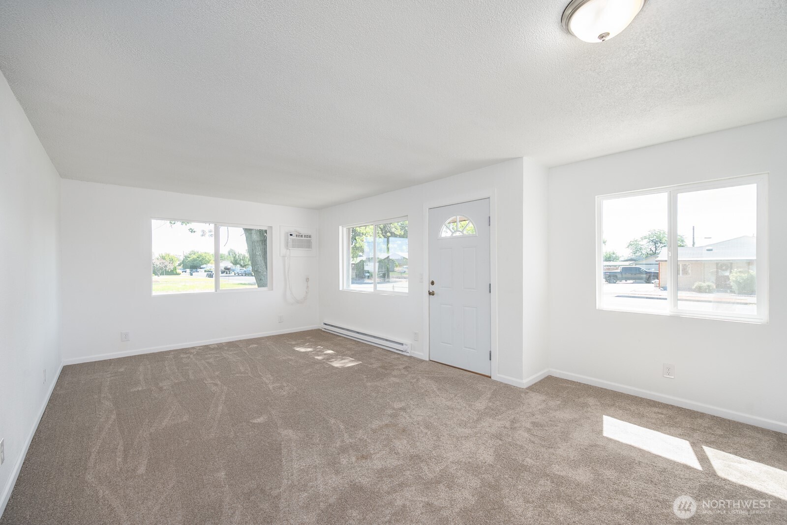 2104 W Spruce Street Property Photo 8