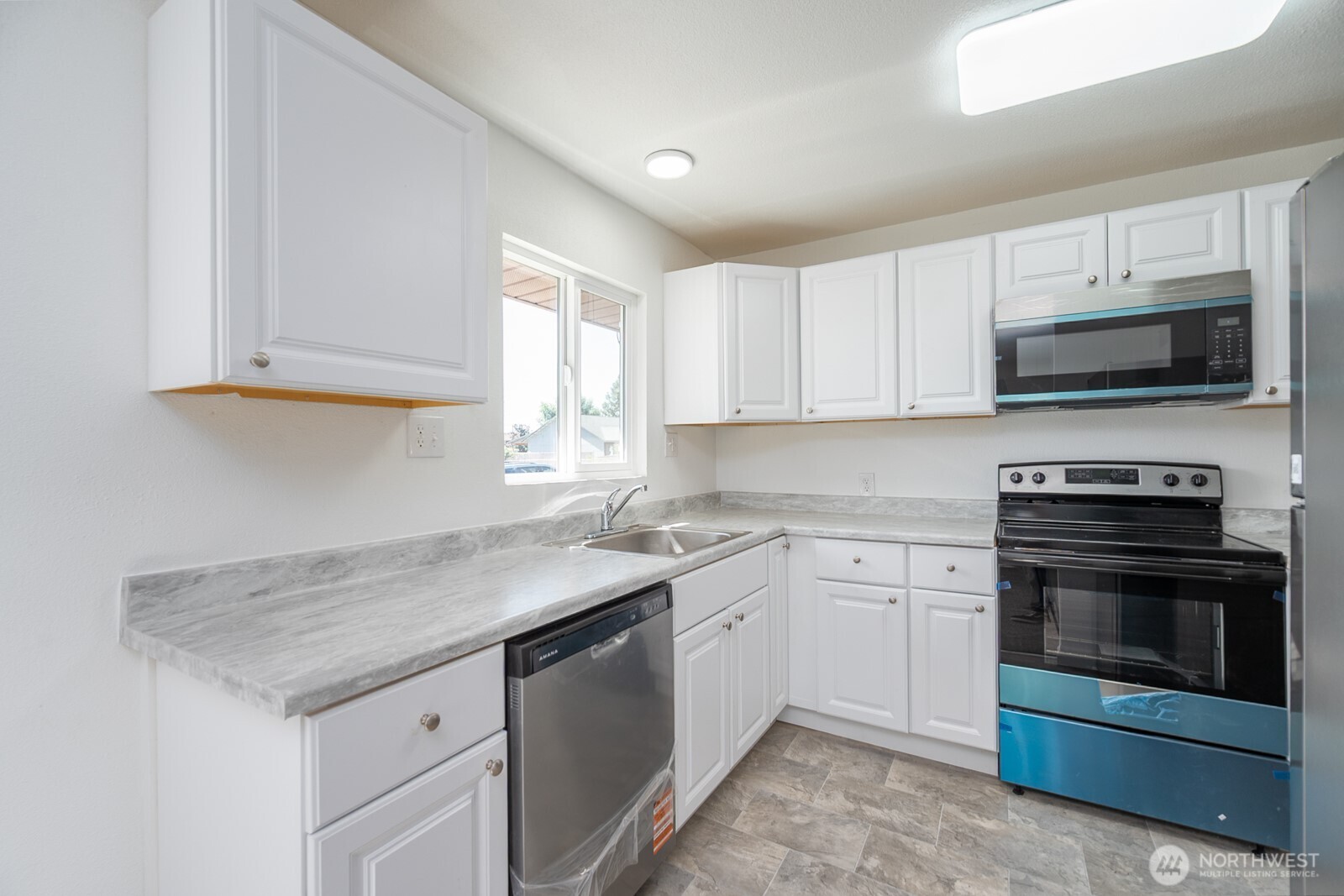 2104 W Spruce Street Property Photo 11