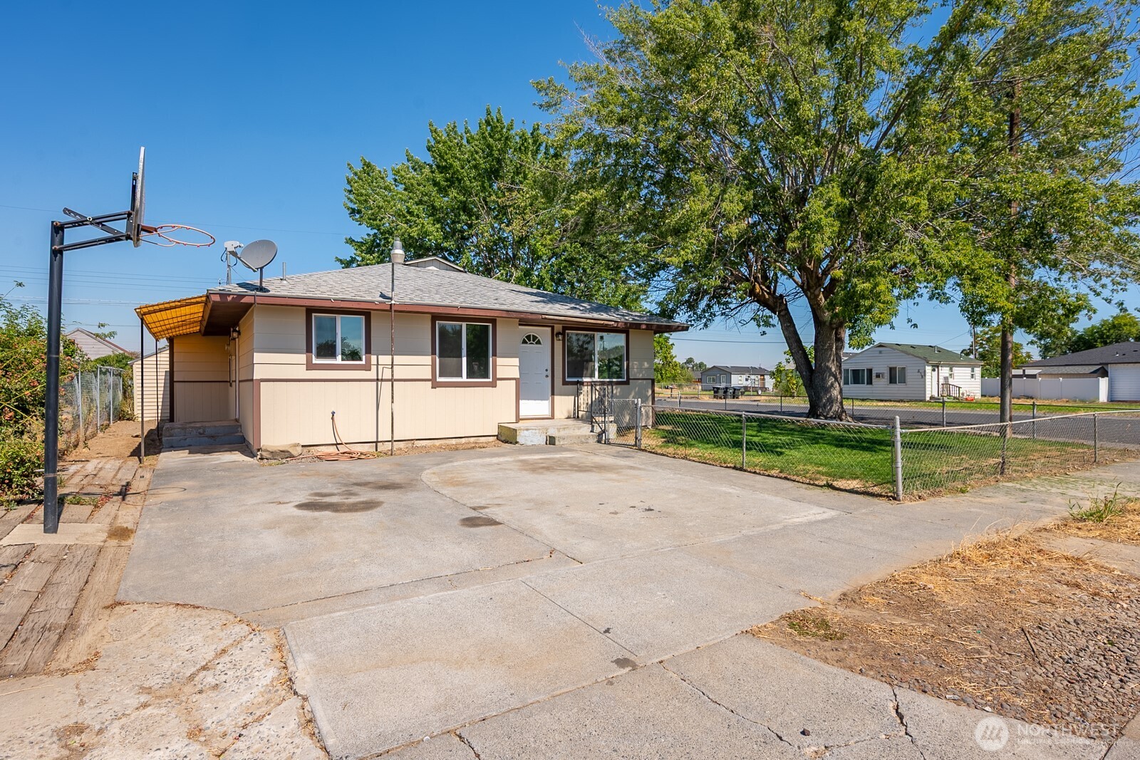 2104 W Spruce Street Property Photo 35