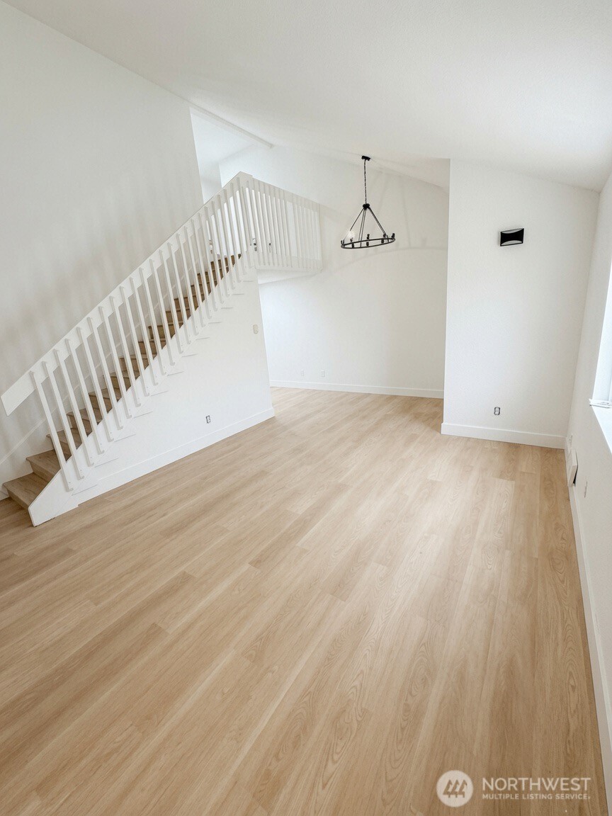 6425 7th Street Property Photo 5
