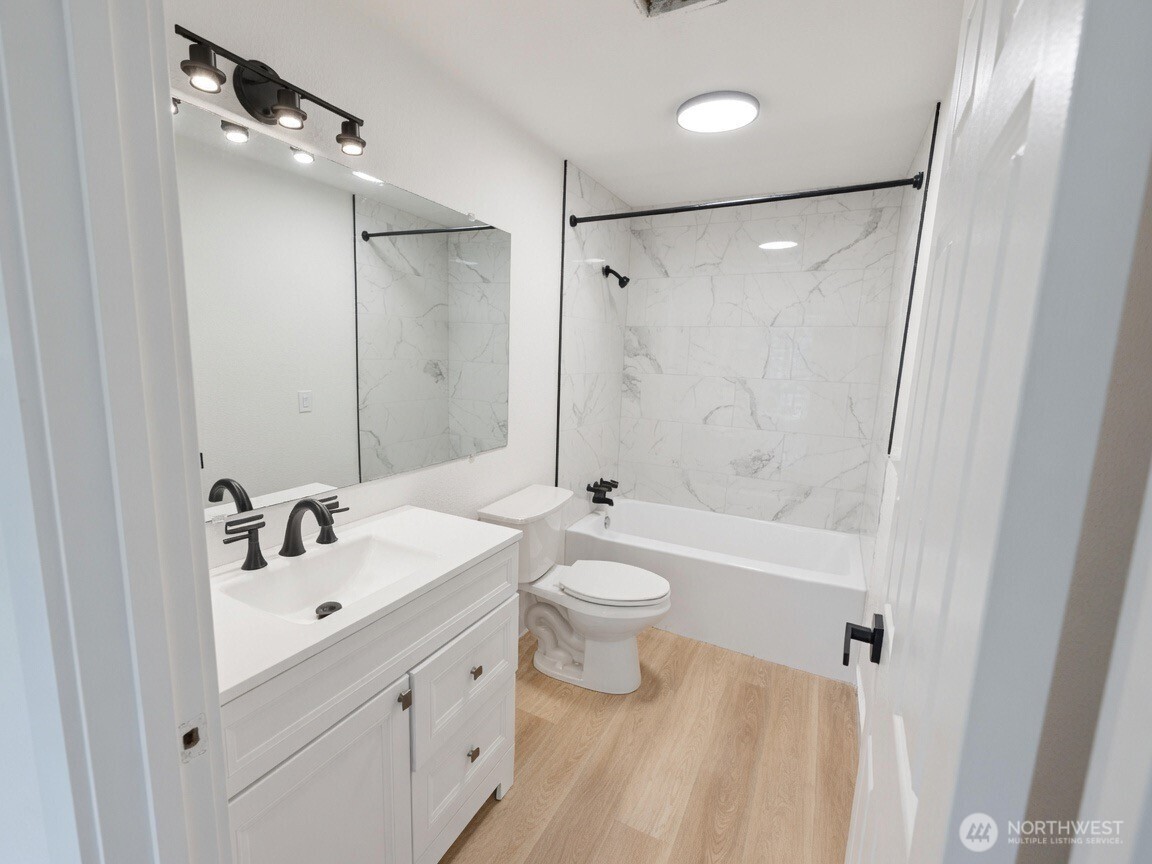 6425 7th Street Property Photo 8