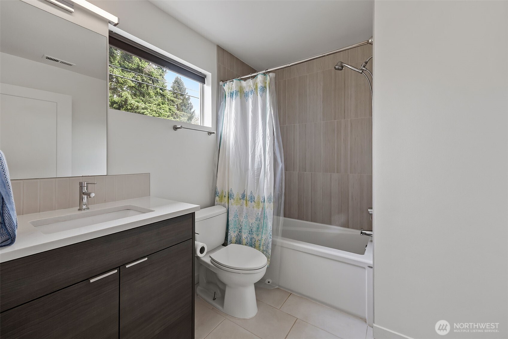 9007 Sand Point Way Property Photo 14
