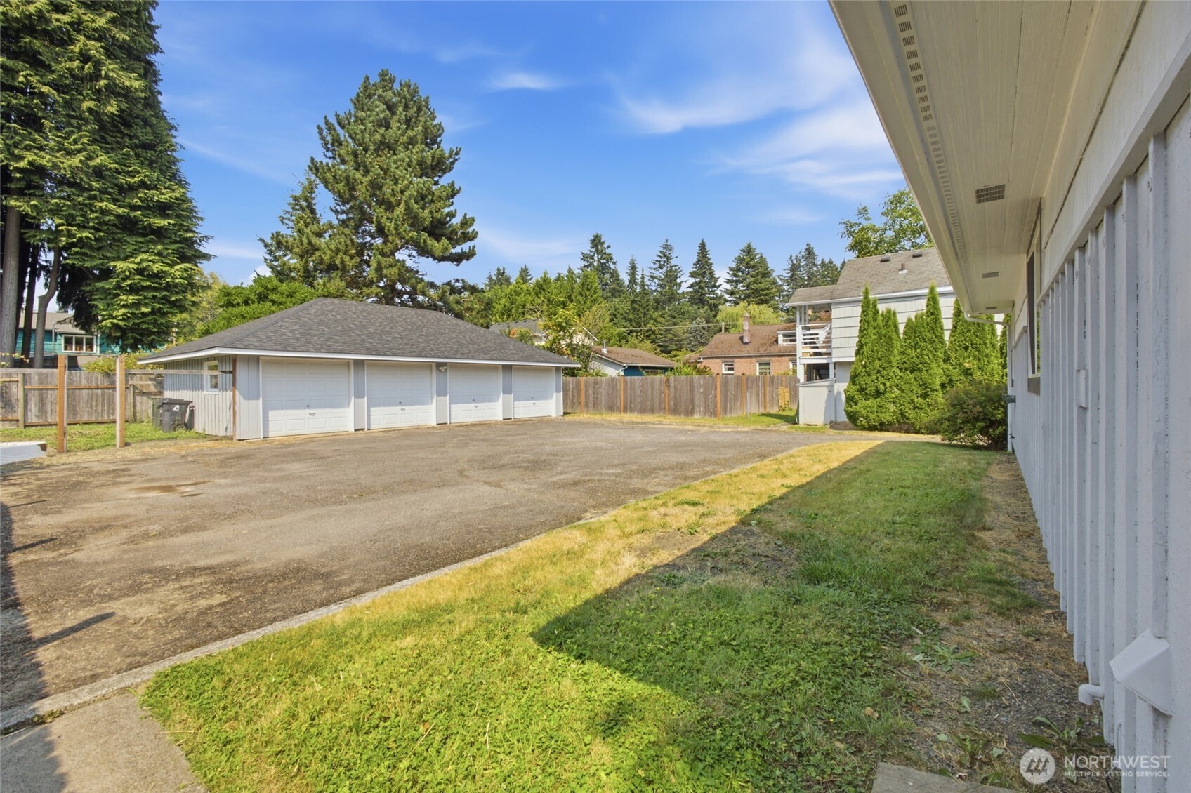 2016 Dickinson Avenue Property Photo 3