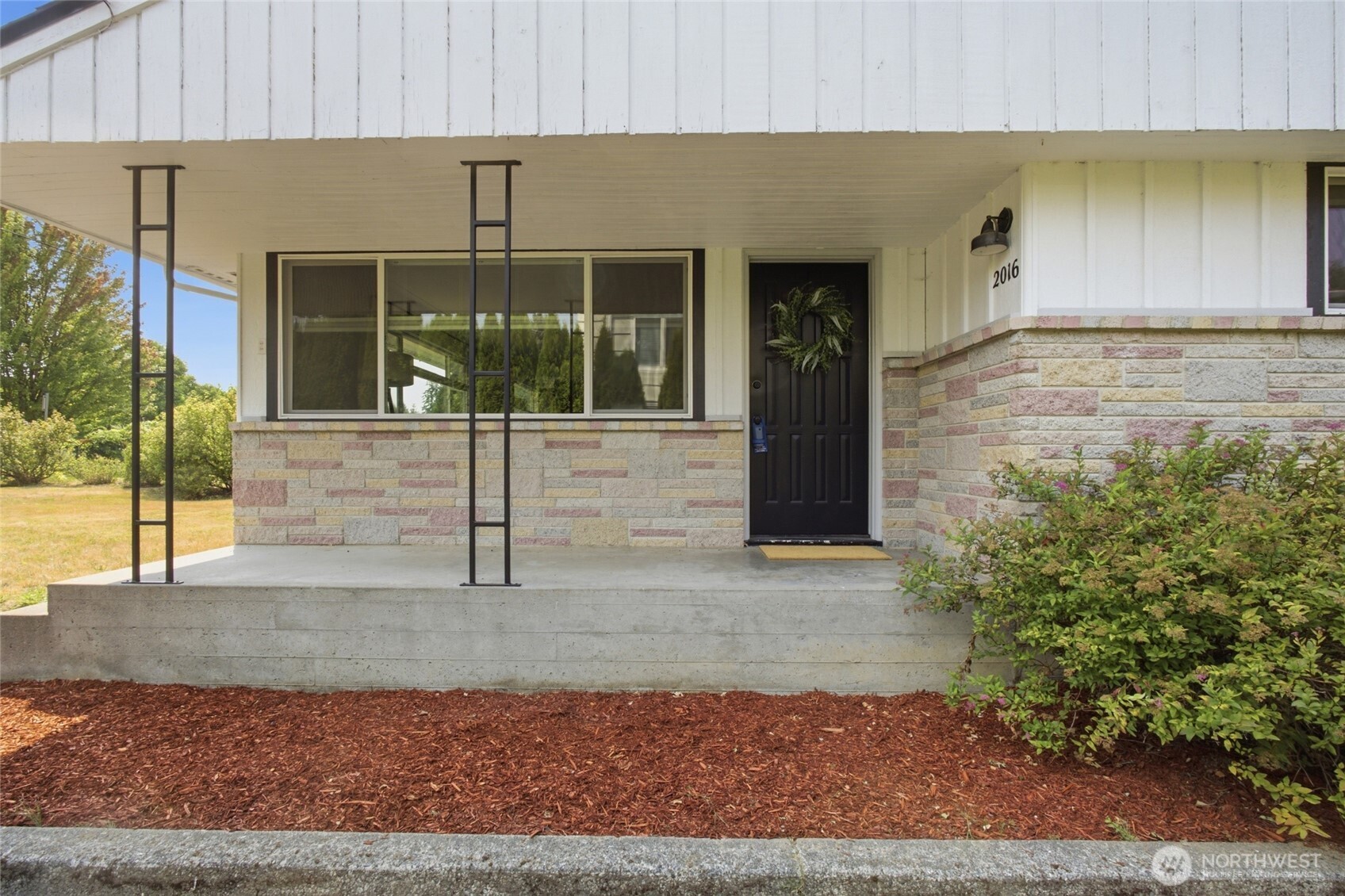 2016 Dickinson Avenue Property Photo 4