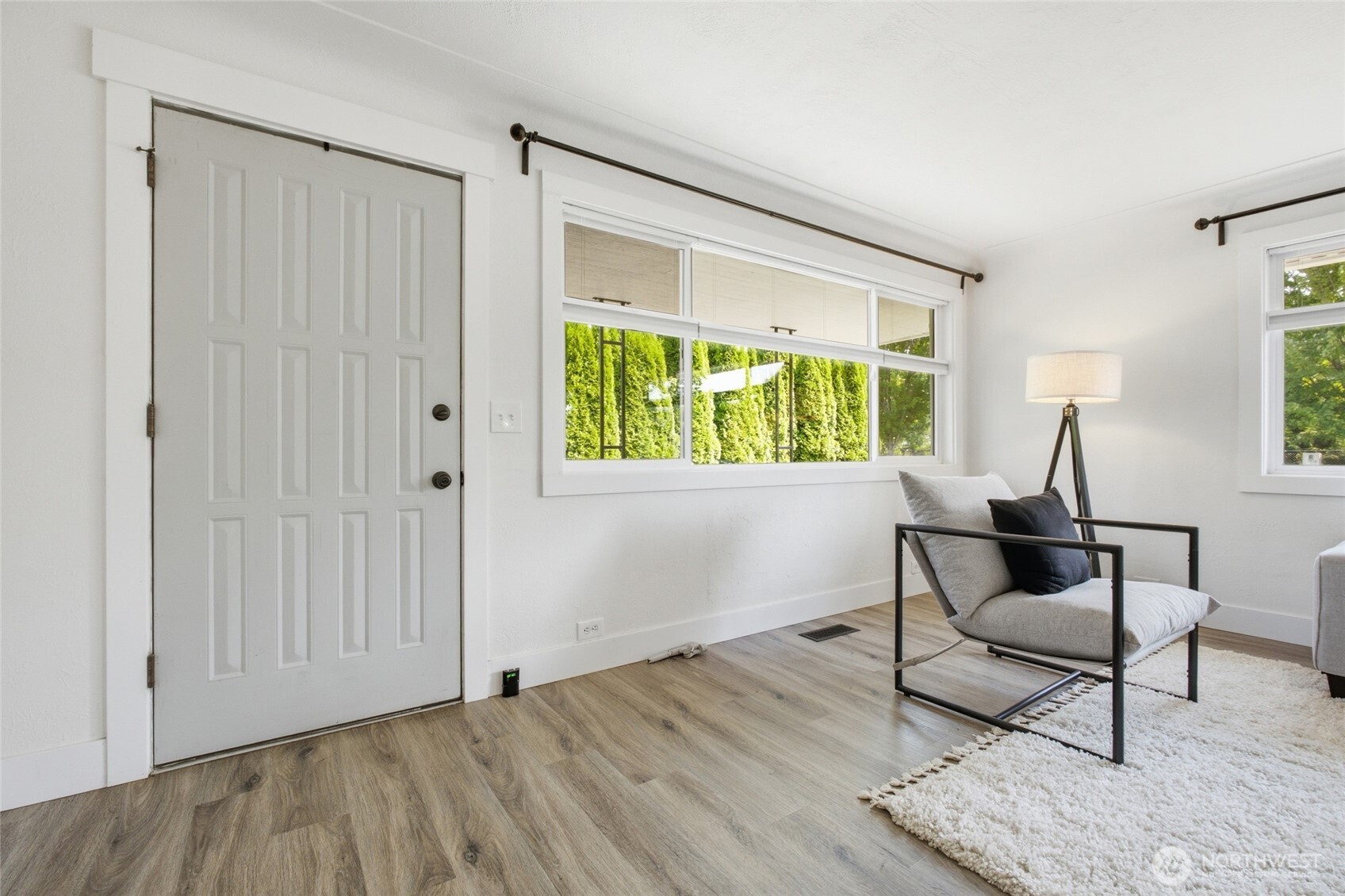 2016 Dickinson Avenue Property Photo 8