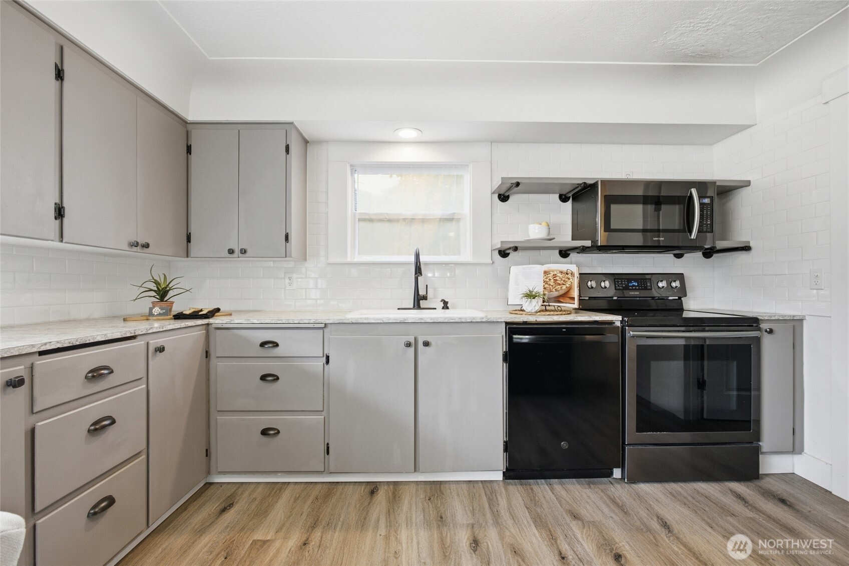 2016 Dickinson Avenue Property Photo 11