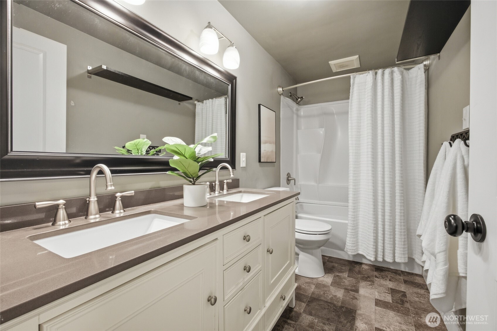 2016 Dickinson Avenue Property Photo 15